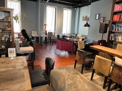 -房角石咖啡与书(吉大南校店)