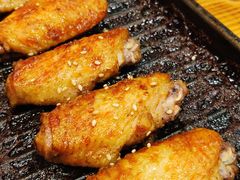 东镇烤焦香鸡翅-老东镇啤酒屋海鲜加工·蒸汽海鲜·海鲜烧烤(台东店)
