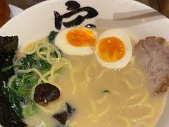 黄金招牌拉面-无敌家现熬骨汤拉面(颐堤港店)