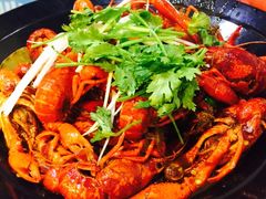 -虾弄弄海派小龙虾·牛羊蝎子火锅