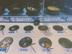 自助调料区-捞天下大众火锅(水上公园店)