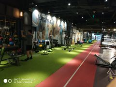-VLines耀能运动24小时·月付制健身(京广桥店)