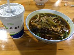 -越洋肖氏老米线(杨家坪店)