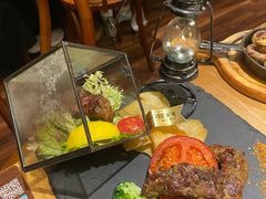花房牛排-秘密旅行Bonjour(黑金冠 江南西店)