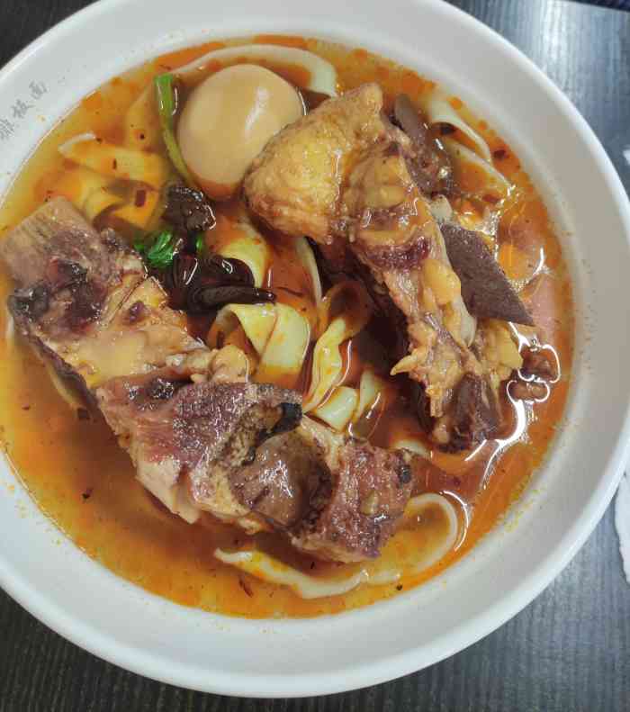 小尚牛排板面(合肥路店"晚饭没有着落,附近搜索了一下,看到了这家.