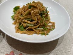 -品悦酒店(三林古镇店)