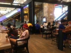 等位区-星巴克臻选(成都环球乐天店)
