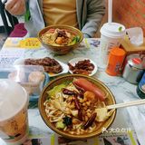 开了十几年的店，老人也爱吃