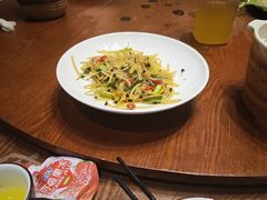 -老滇山寨•云南特色菜•地方菜•民族风情歌舞表演(金碧店)