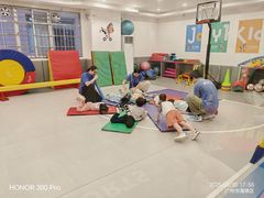 -卓跃儿童运动馆·体能·跳绳·篮球(滨江东中心店)