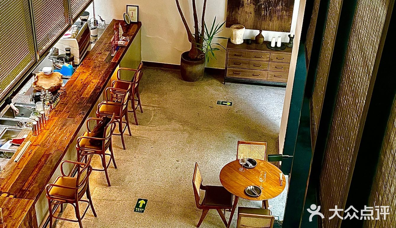 小坐一会儿～喝一杯蔓越莓蜜桃汽泡水