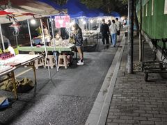 -吴山路夜市