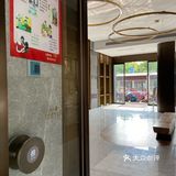 住这个酒店的一晚要300多元