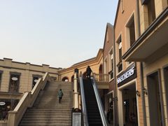 -王府井奥莱临潼小镇(临潼店)