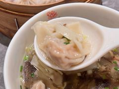-莱莱小笼·乔艾