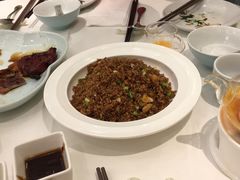 酱油炒饭、乳猪三拼、热带水果茶-八月花(旺角朗豪坊店)
