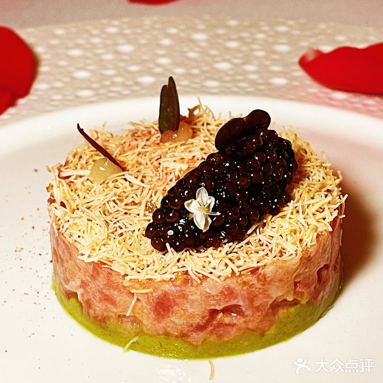 足够让我开心一整年的庆生宴，就在蘭頌餐厅🎂
