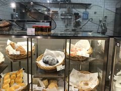 面包甜点陈列柜-欧式面包坊(青岛万象城店)