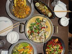 -曼听小寨海鲜烧烤·大连辣炒大王(盖州街店)