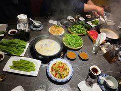 -大匠工房古船木艺术餐厅·猪肚鸡专门店(长白仙岛店)