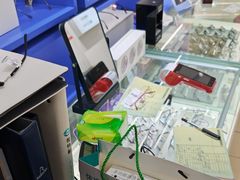 -美式眼镜·授权蔡司.依视路.尼康.豪雅.明月(南翔印象城店)
