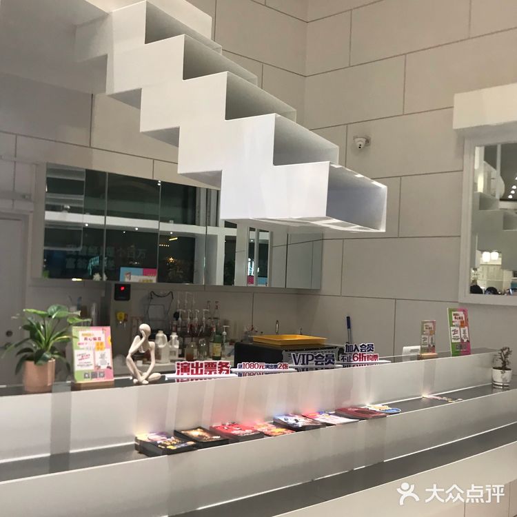 民园广场的雨天话剧 | 莎士比亚别生气