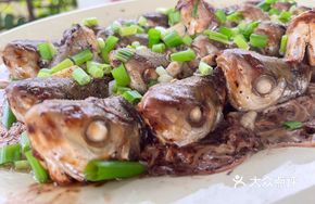 Steamed Razorfish Head with Razorfish Sausage