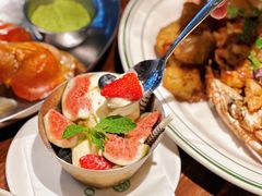香草冰淇淋配时令水果-Bistro 63 创意融合料理(广粤天地店)