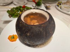 椰子八宝鸡汤-闻见中国海南菜(K11店)