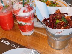 -Chom Cafe and Restaurant