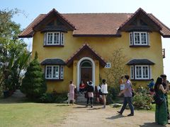 黄色小屋-黄色小屋