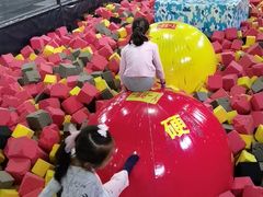 -嘿哟动霸CHUA·新潮玩运动娱乐中心·蹦床滑冰团建乐园