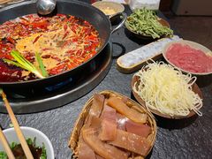 发鱿鱼-四小区火锅·巷子里的重庆火锅(花照壁店)