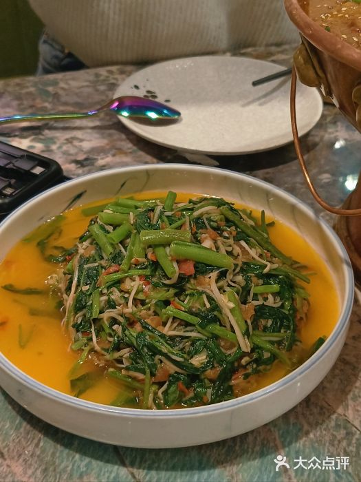 浩海火燒雲傣家菜(静安芮欧店)酸笋炒空心菜图片