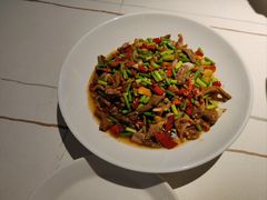 -阿瓦山寨·湘菜现炒·剁椒鱼头王(咸阳总店)