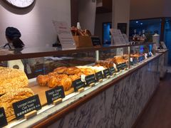 面包甜点陈列柜-WHEAT&BAKER-麥(凯德来福士店)