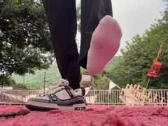 -青青世界