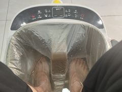 -世龙世家灰指甲·甲沟炎·跖疣护理·修脚(东江湾路店)