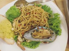 -J Daeng Seafood