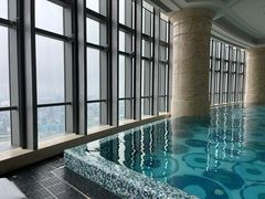 -珠海瑞吉酒店游泳池