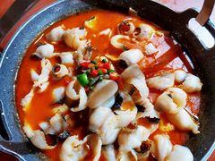 思茅酸汤鱼片-老滇山寨•云南特色菜•地方菜•民族风情歌舞表演(金碧店)