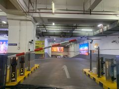 -中山公园-龙之梦停车场