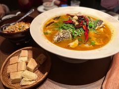 山茶油丹江大鱼头-清水亭湖北菜(大屯DT51店)