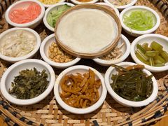 -包整·丝娃娃(一览甲秀楼风景店)