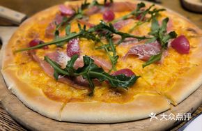 Blue Marlin Signature Pizza