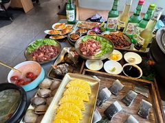 -围炉肉舍•炭烤活鳗•丹东海鲜烤肉(步行街店)