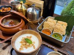 -银米·云南传统过桥米线(双廊黑金冠店)