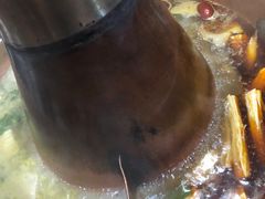 -果松木炭酸菜铜火锅·外婆参鸡汤