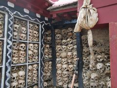 -比如骷髅墙景区