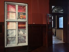 -Nathalie Djurberg与Hans Berg“牛皮纸包裹的月亮”-Prada荣宅当季展览